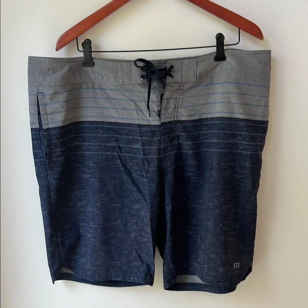 Travis Mathew Blue and Gray Board Shorts Quick-Dry Swimwear Size 40